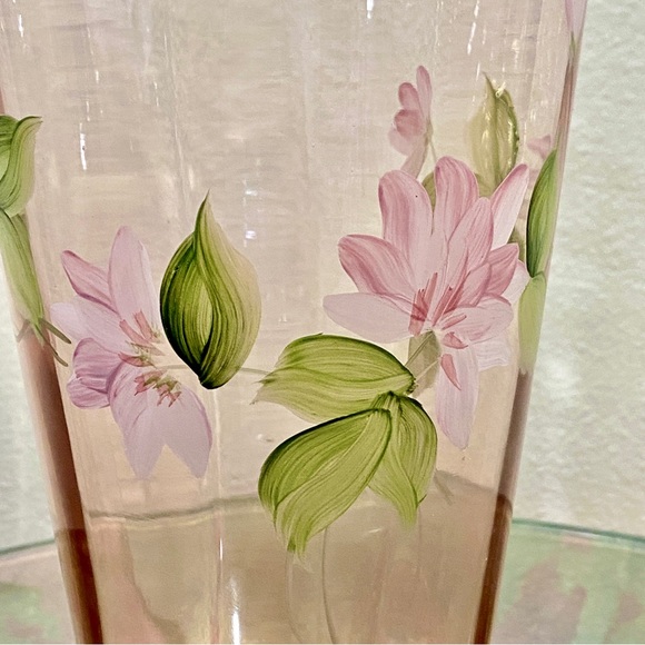 Fenton tall hand painted pink vase - Picture 4 of 9